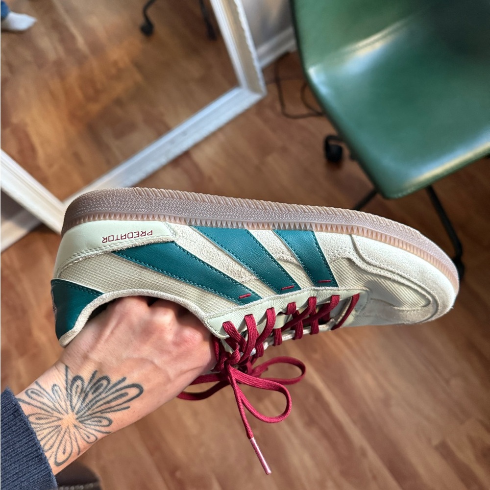 Adidas Mexico Predator Sneaker - Picture 4 of 9
